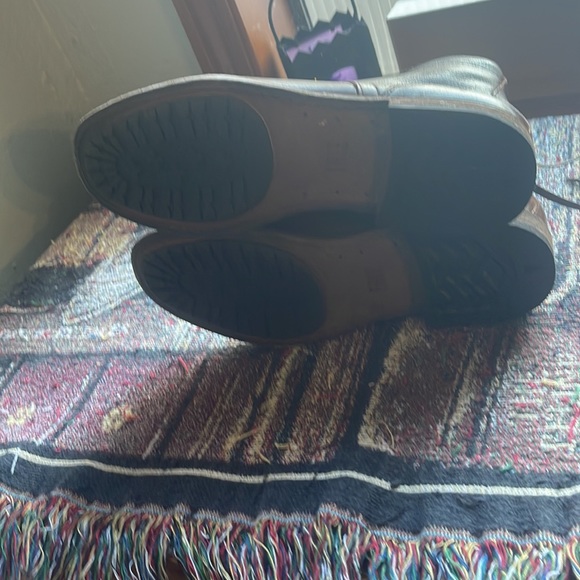 Frye Women’s Arkansas Mid Lace Boot - Picture 4 of 8